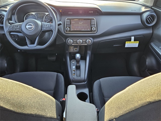 2025 Nissan Kicks Play S photo 6