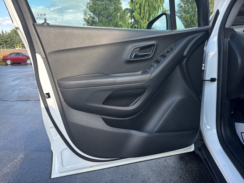 2018 Chevrolet Trax LS photo 13