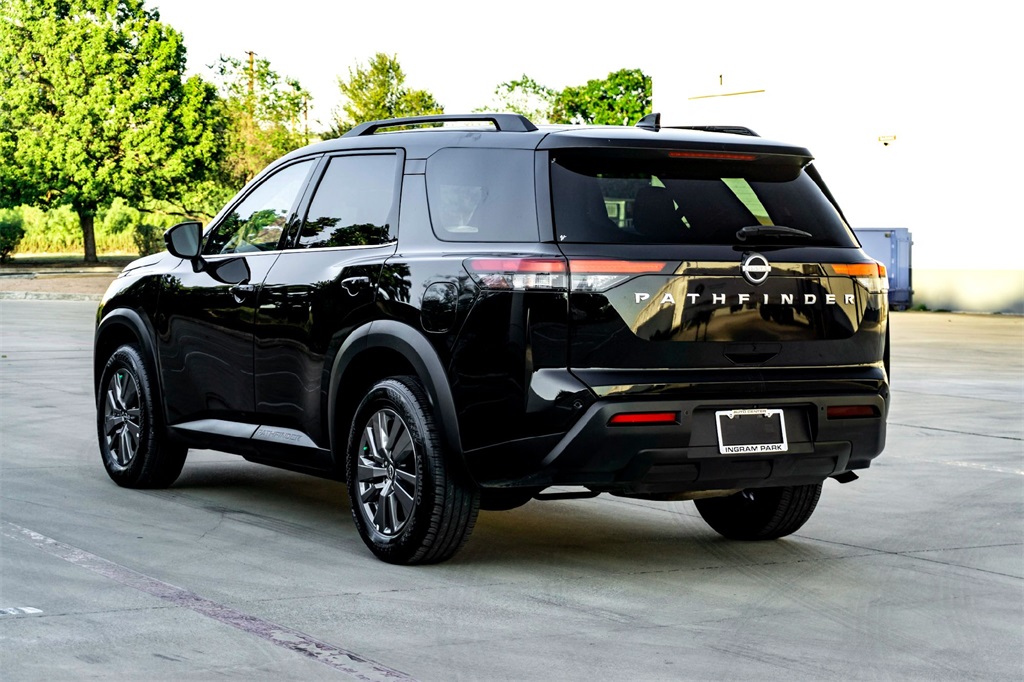 2025 Nissan Pathfinder SV photo 6