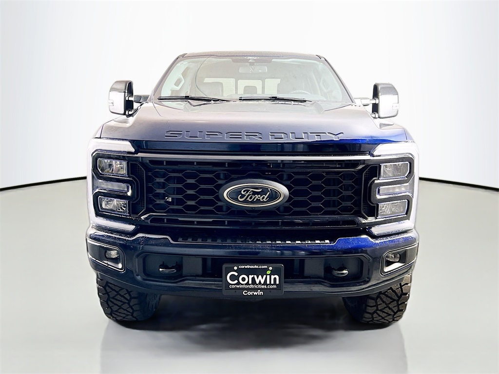 2025 Ford F-250 Lariat photo 4