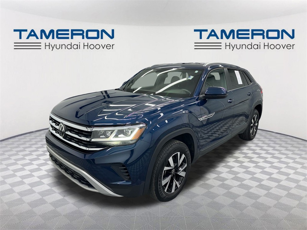2023 Volkswagen Atlas Cross Sport SE's photo