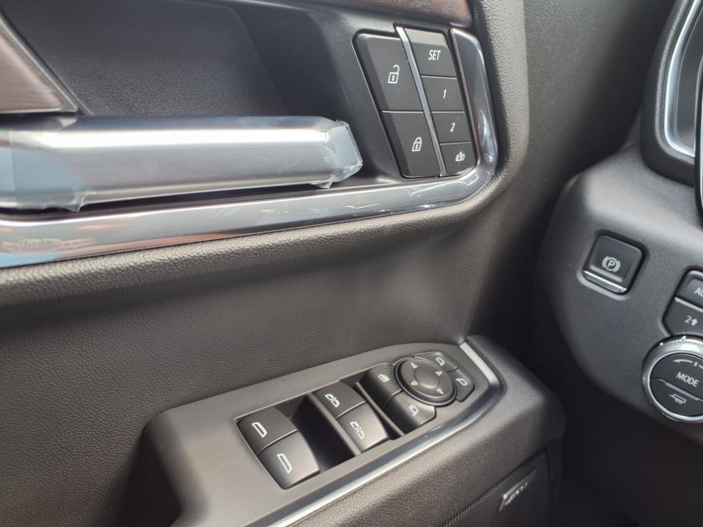 2025 Gmc Sierra SLT photo 17