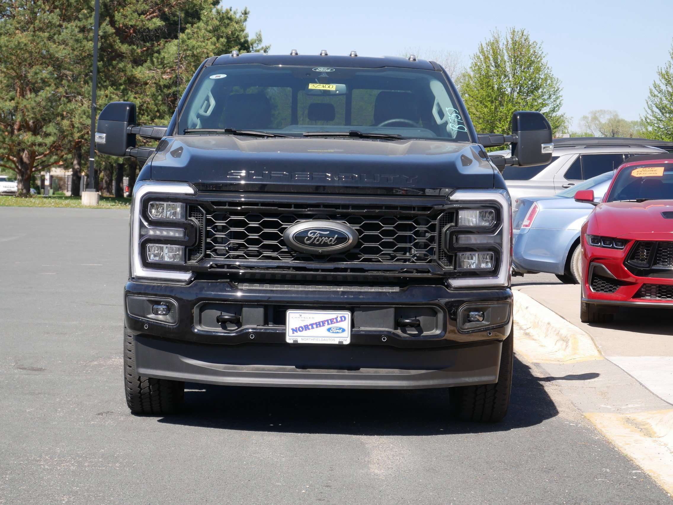 2025 Ford F-350 Lariat photo 3