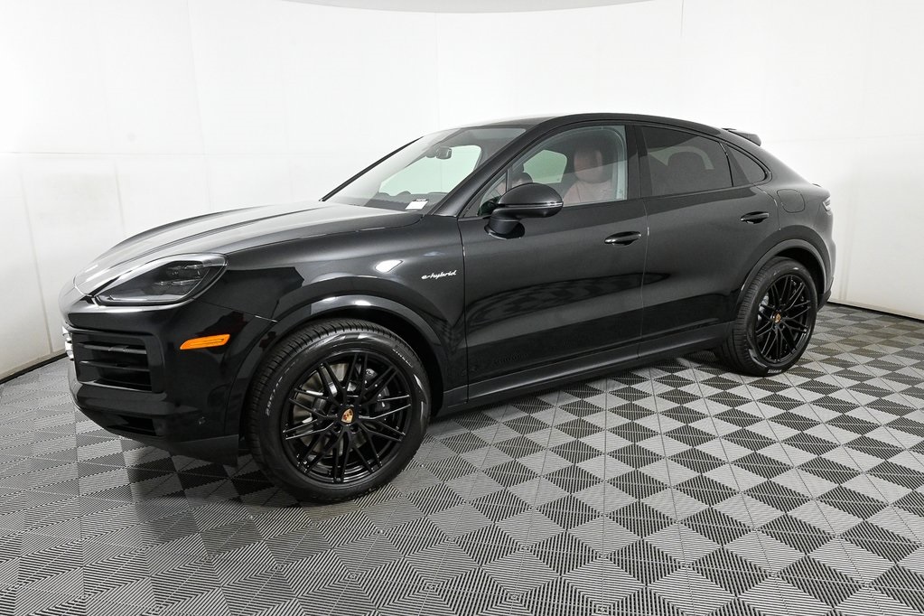 2025 Porsche Cayenne E-Hybrid Coupe photo 2