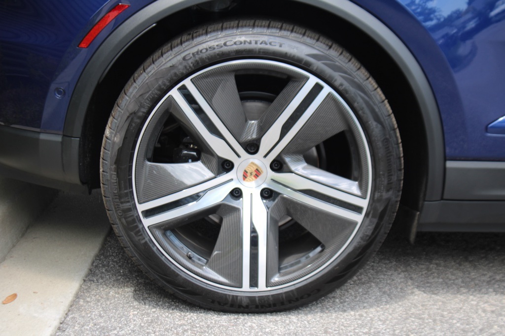 2025 Porsche Macan Electric photo 14
