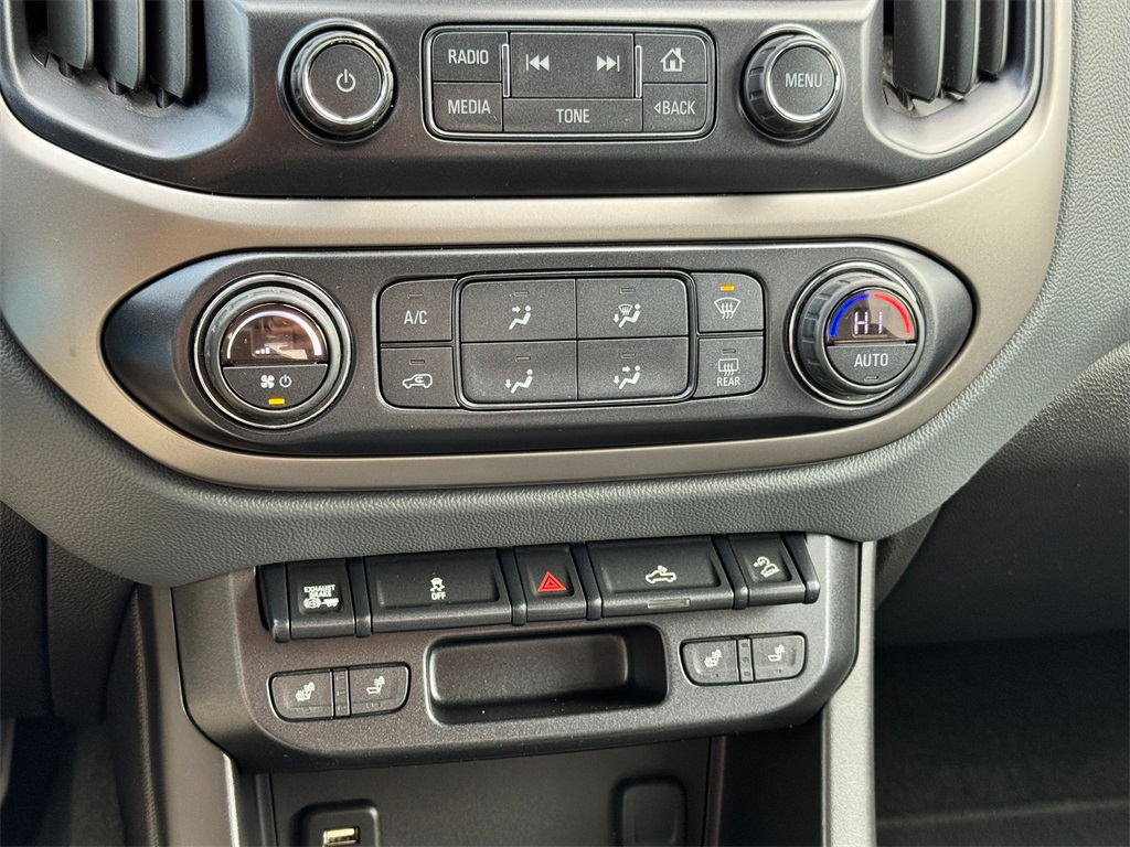 2016 Chevrolet Colorado Z71 photo 21