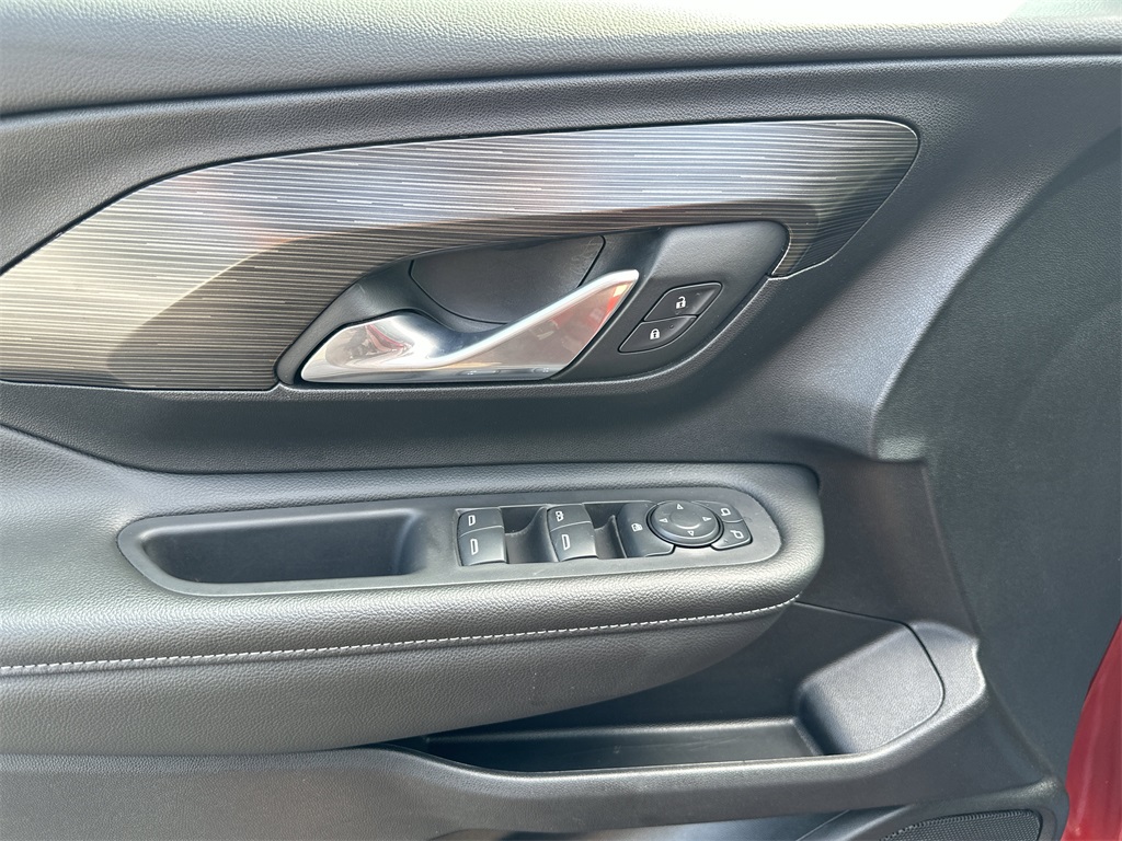 2024 GMC TERRAIN - Image 19