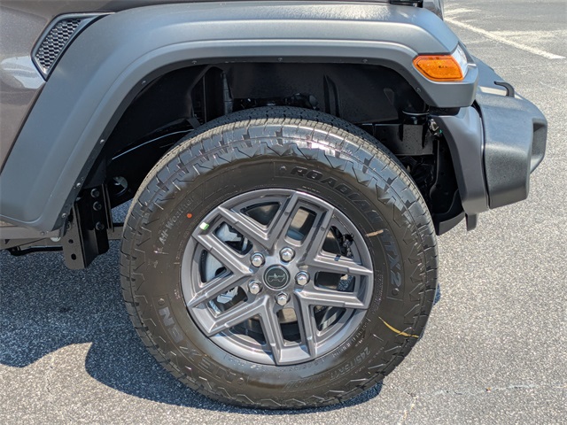 2025 Jeep Wrangler Sport S photo 11