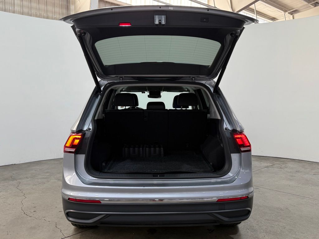 2024 Volkswagen Tiguan SE Wolfsburg Edition photo 10