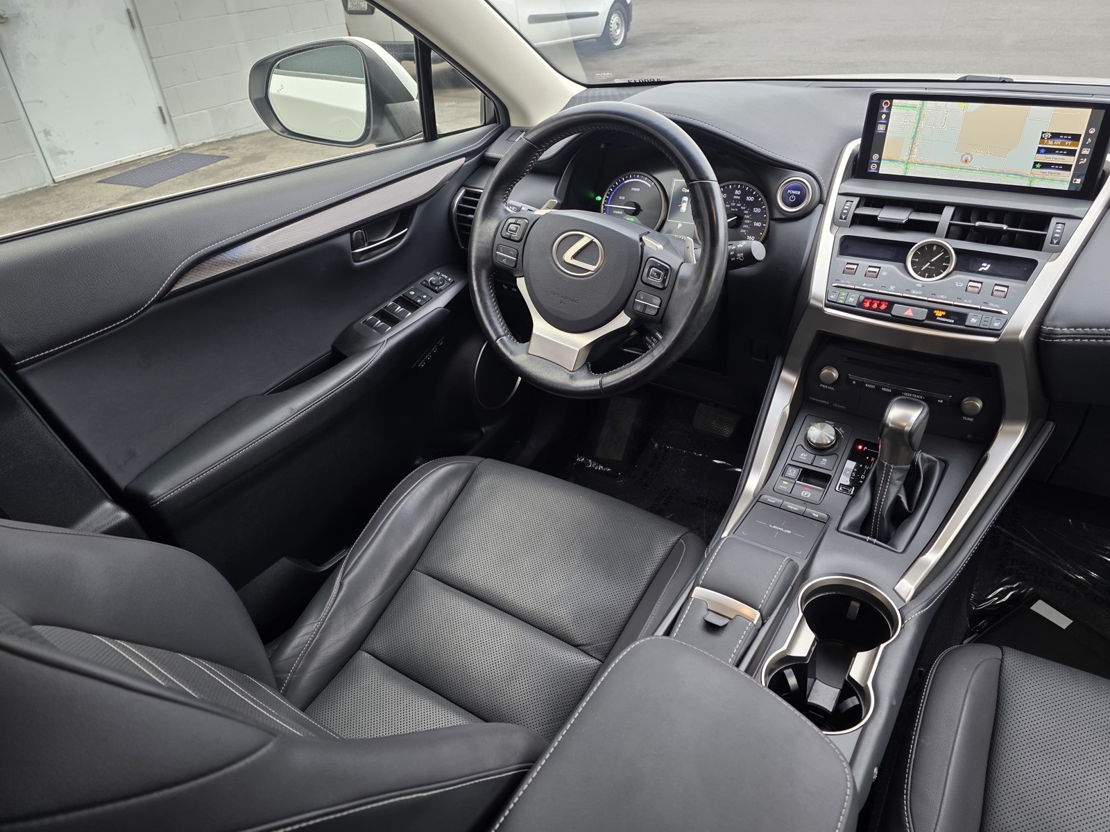 2018 Lexus NX 300h Luxury photo 16