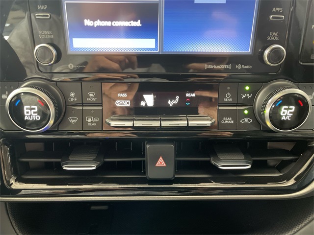 2022 Toyota Highlander XLE photo 18