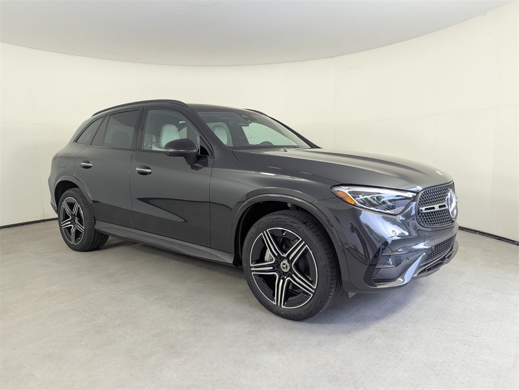 2026 Mercedes-Benz GLC Base's photo