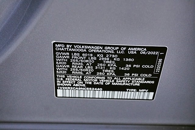 Used 2022 Silver Volkswagen 3.6L V6 SE w/Technology image 32