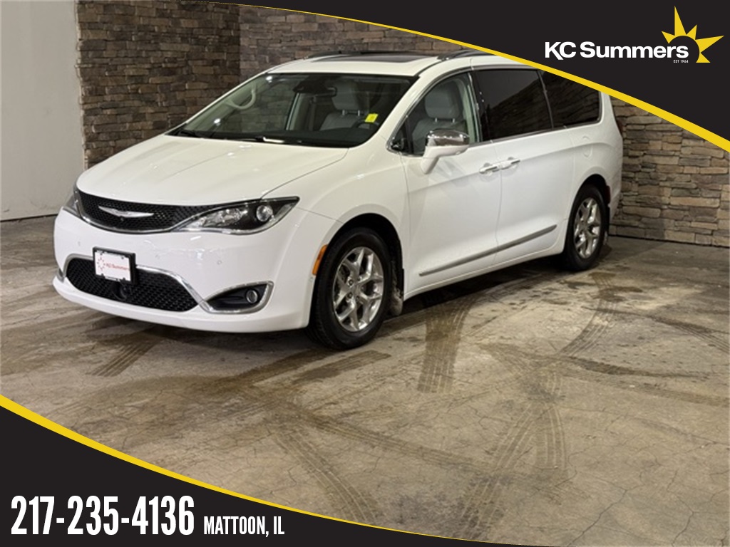 2017 Chrysler Pacifica Limited's photo