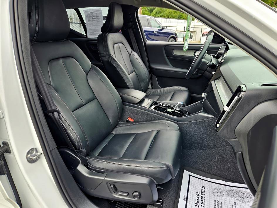 2024 Volvo XC40 Ultimate AWD photo 13