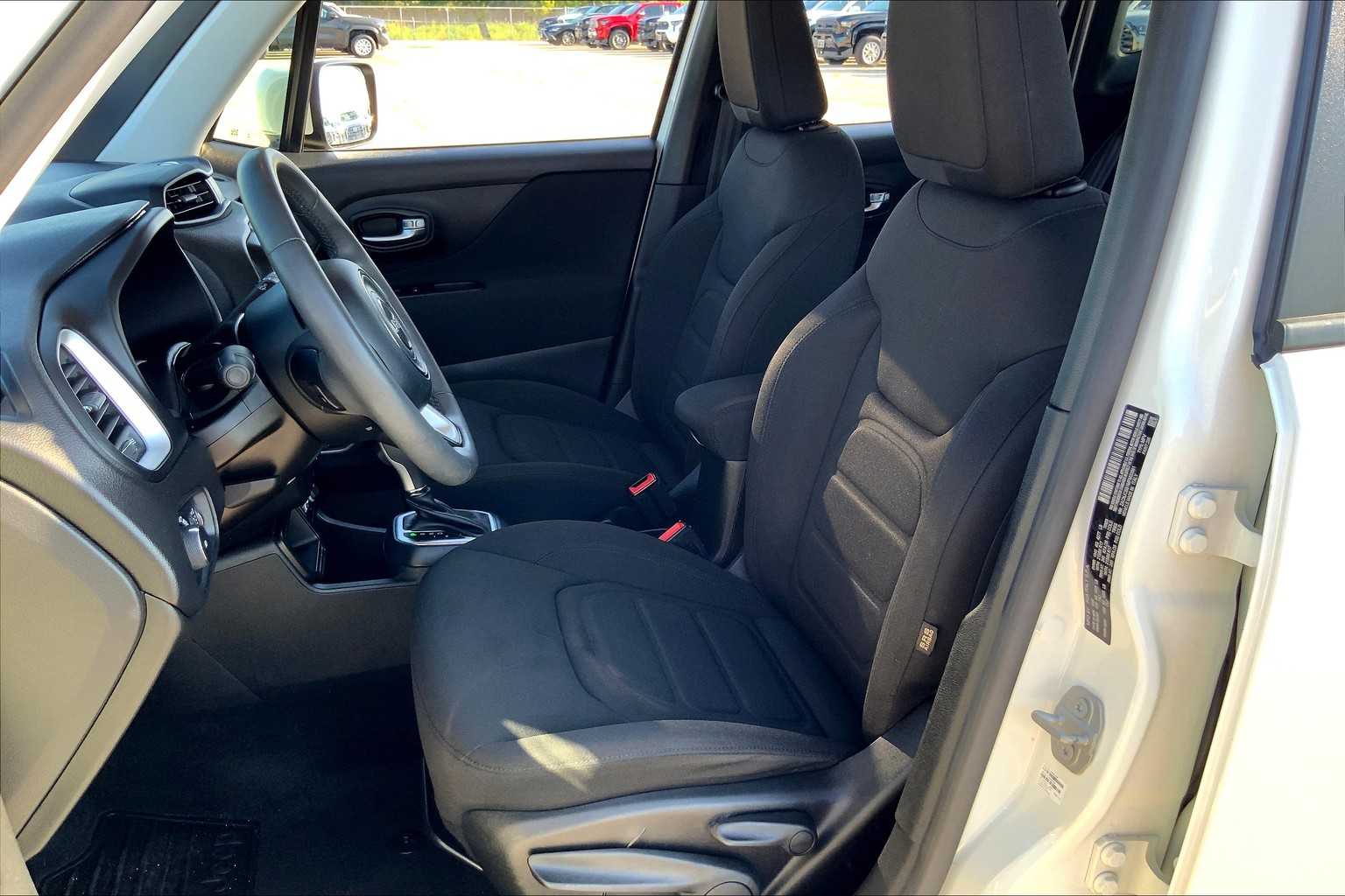 2021 Jeep Renegade Latitude photo 7