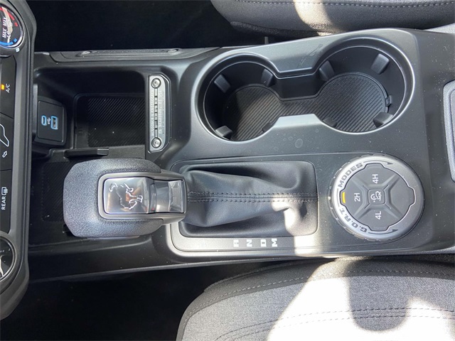 2025 Ford Bronco Base photo 17