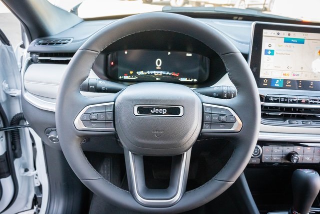 2025 Jeep Compass Limited photo 17