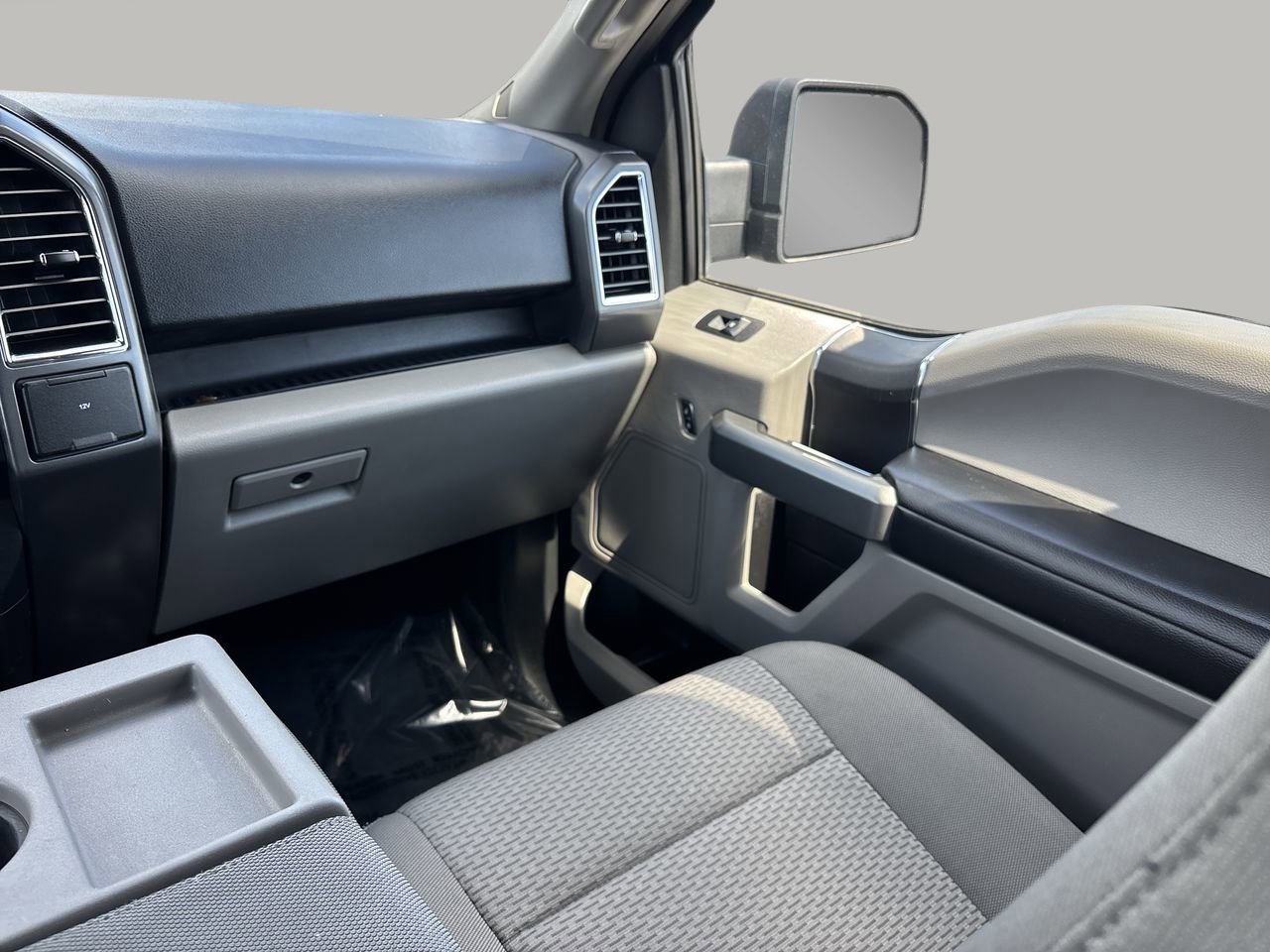 2016 Ford F-150 XLT photo 15