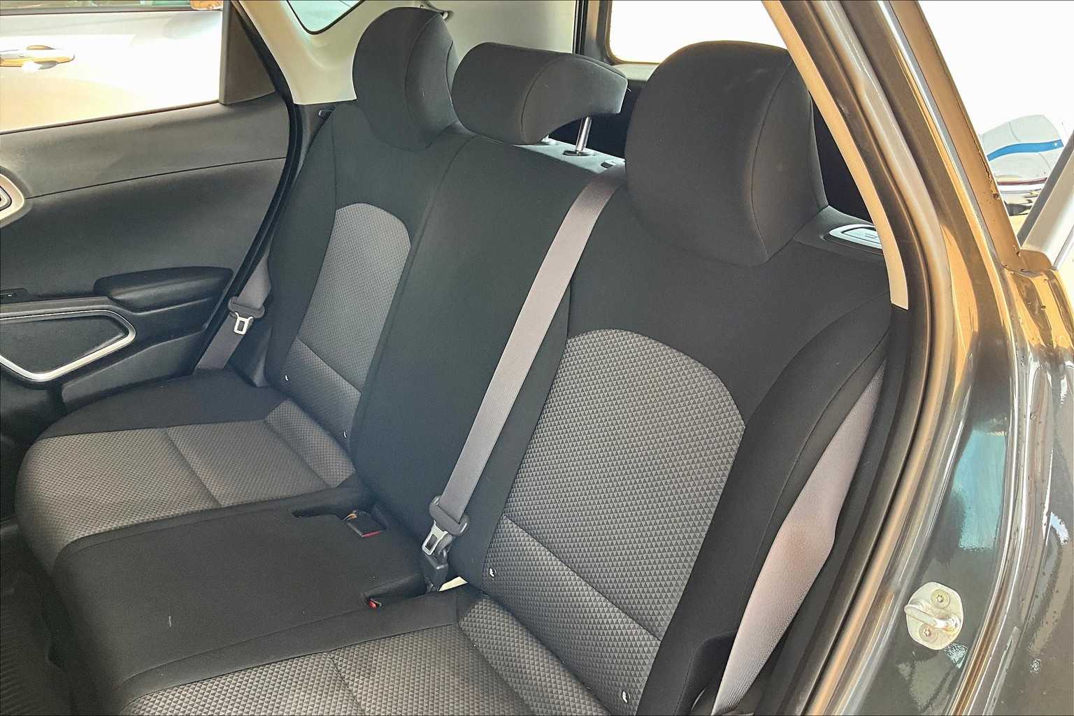 2020 Kia Soul LX photo 15