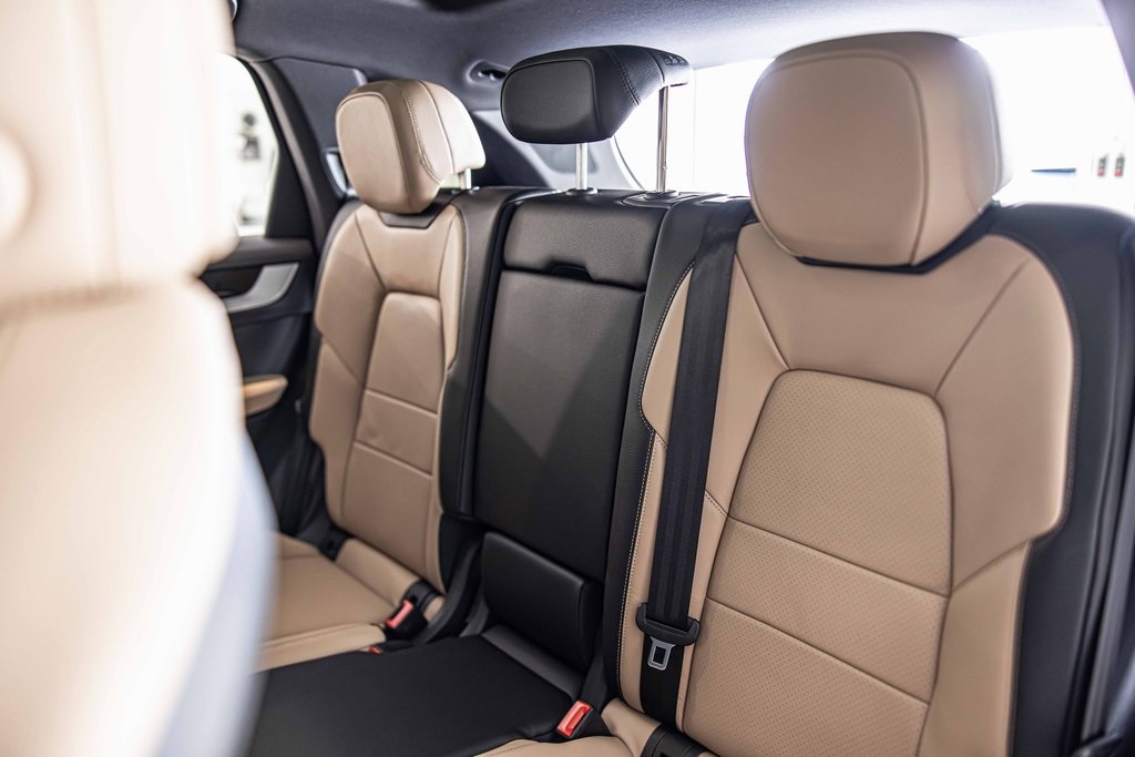 2025 PORSCHE CAYENNE - Image 32