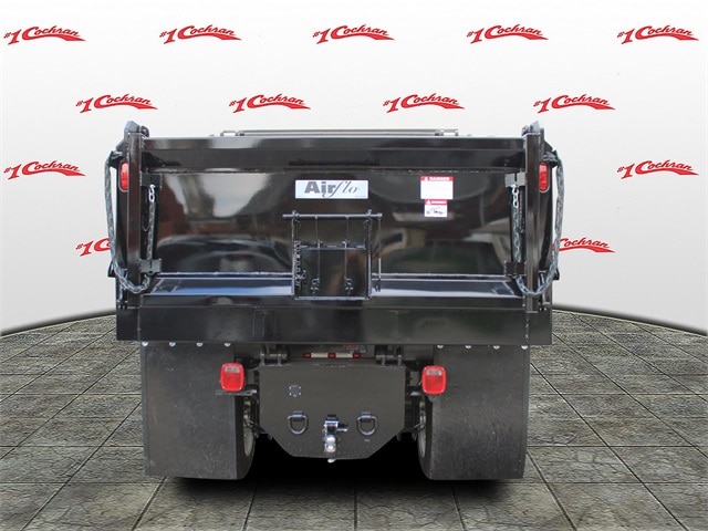 2025 Ford F-650 Base Regular Cab photo 4