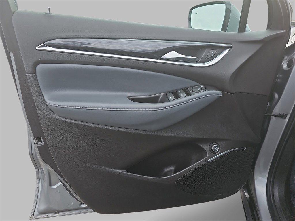 2023 Buick Enclave Essence photo 25