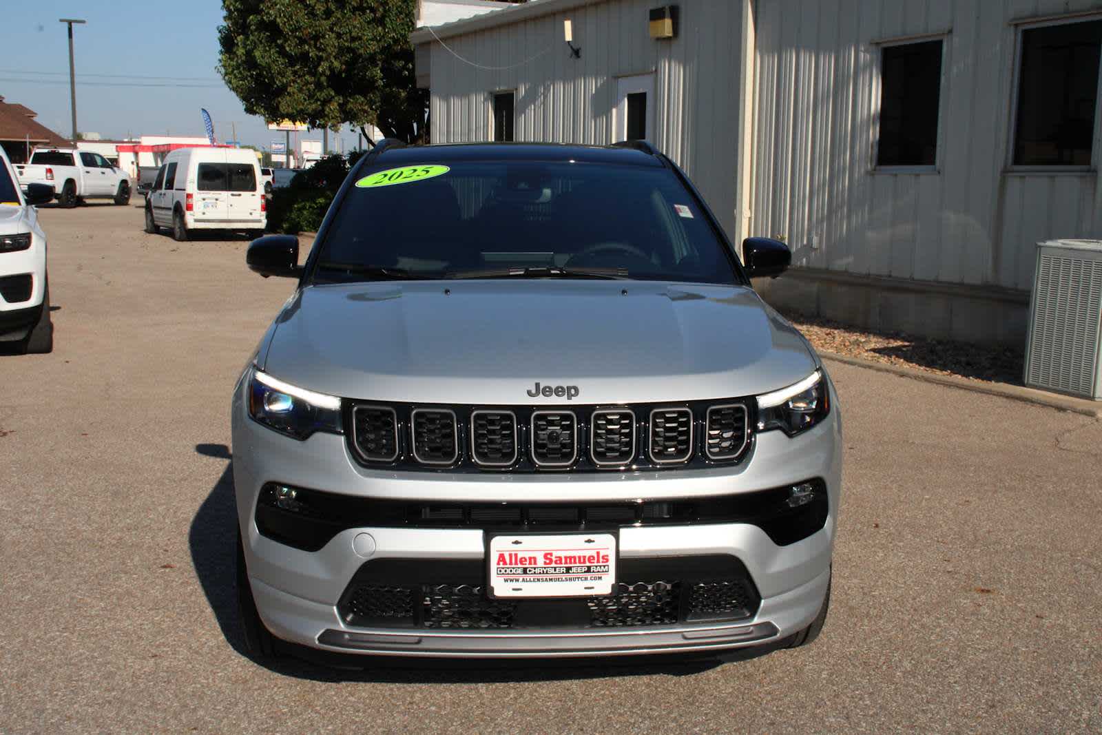 2025 Jeep Compass Limited photo 2