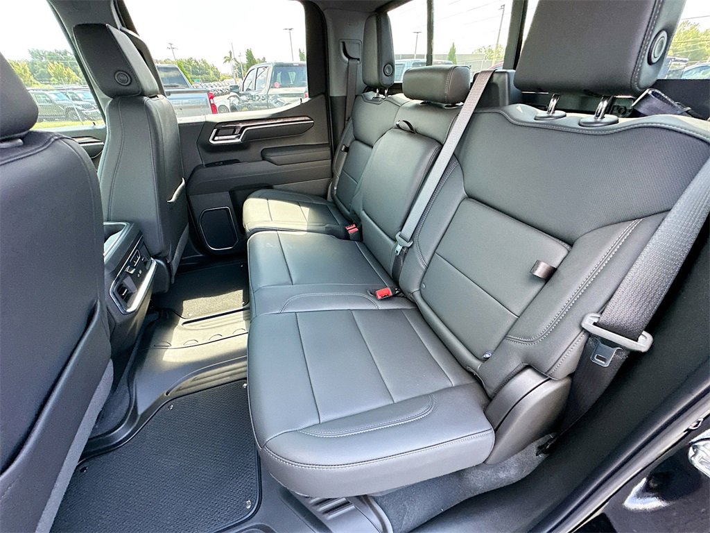 2025 Chevrolet Silverado 1500 LTZ photo 17