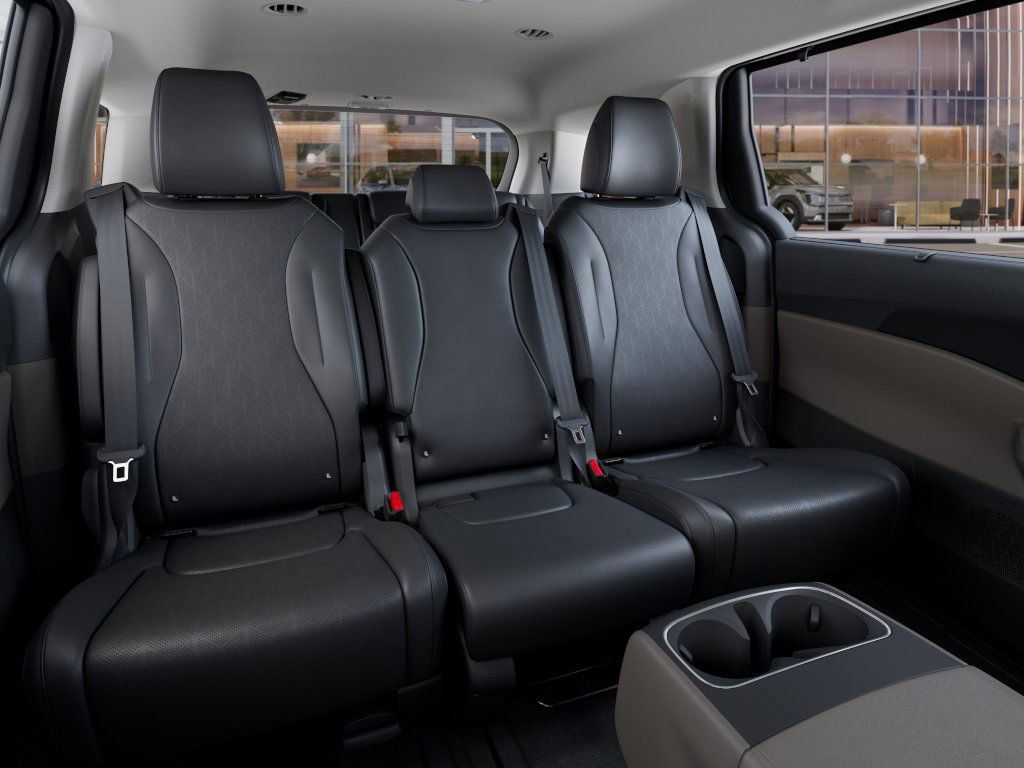 2025 Kia Carnival EX photo 16