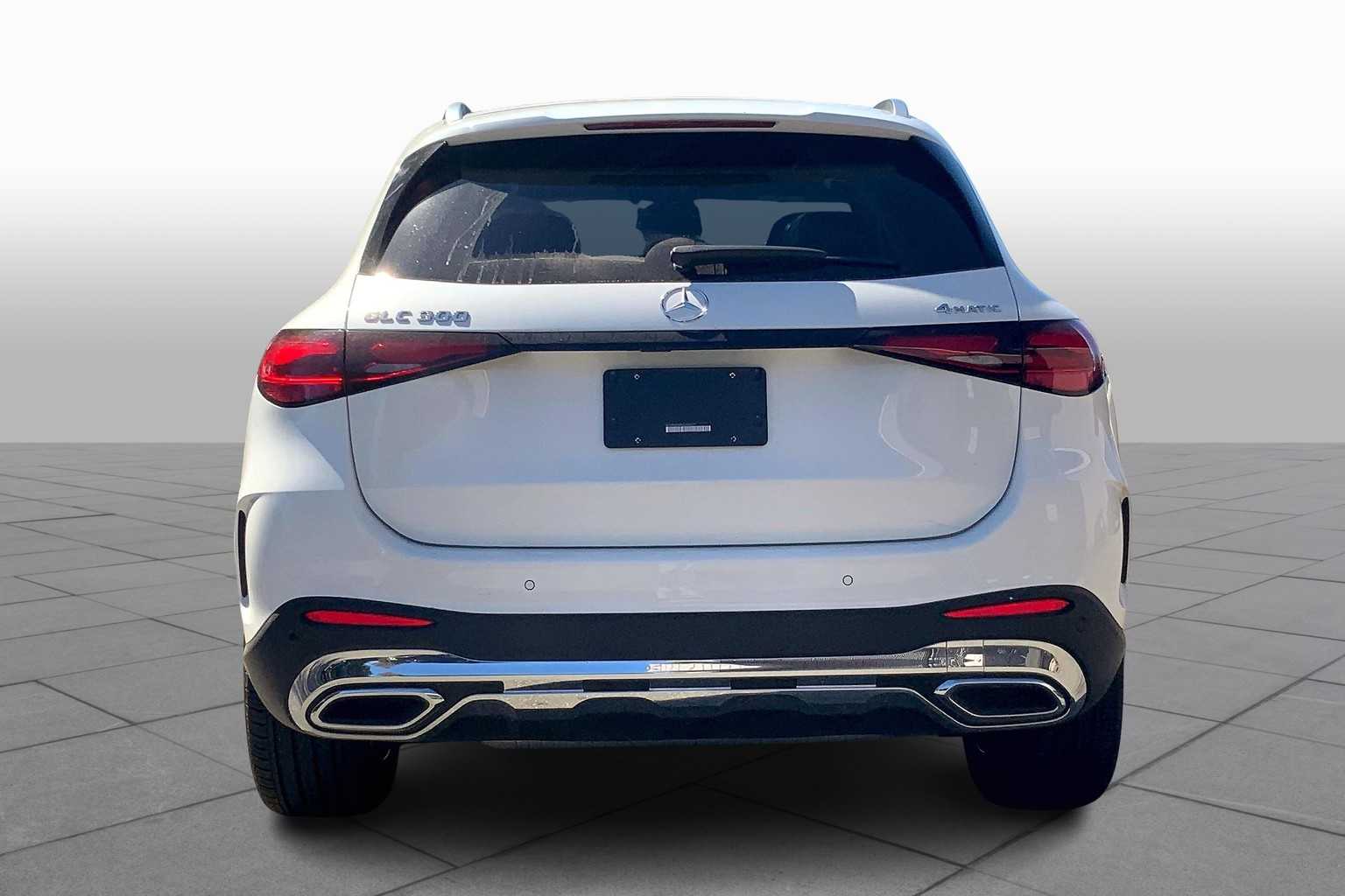 2025 Mercedes Benz GLC 300 4MATIC photo 4