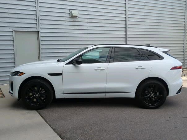2026 Jaguar F-PACE P400 R-Dynamic S photo 11