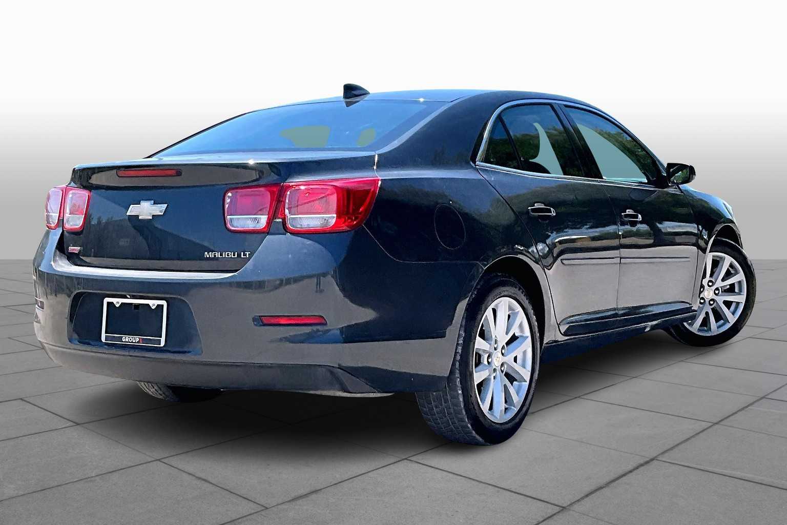2015 Chevrolet Malibu 2LT photo 13