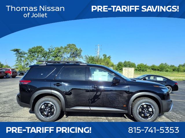 2025 Nissan Pathfinder Rock Creek photo 2