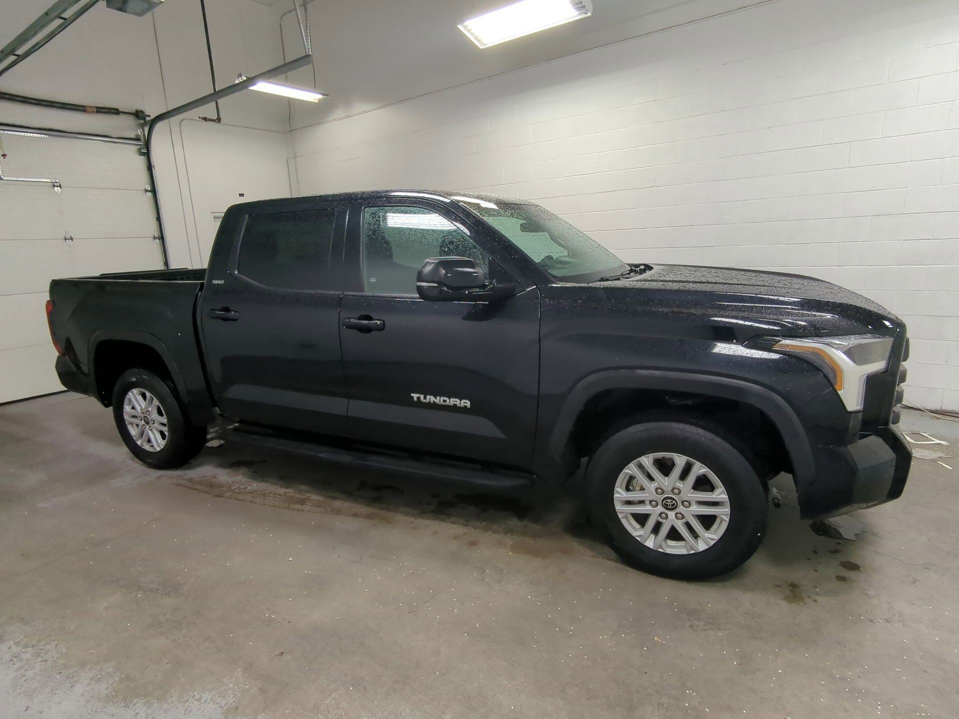 2023 Toyota Tundra SR5 photo 2