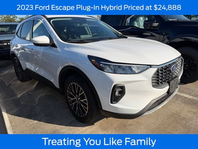 2023 Ford Escape PHEV's photo