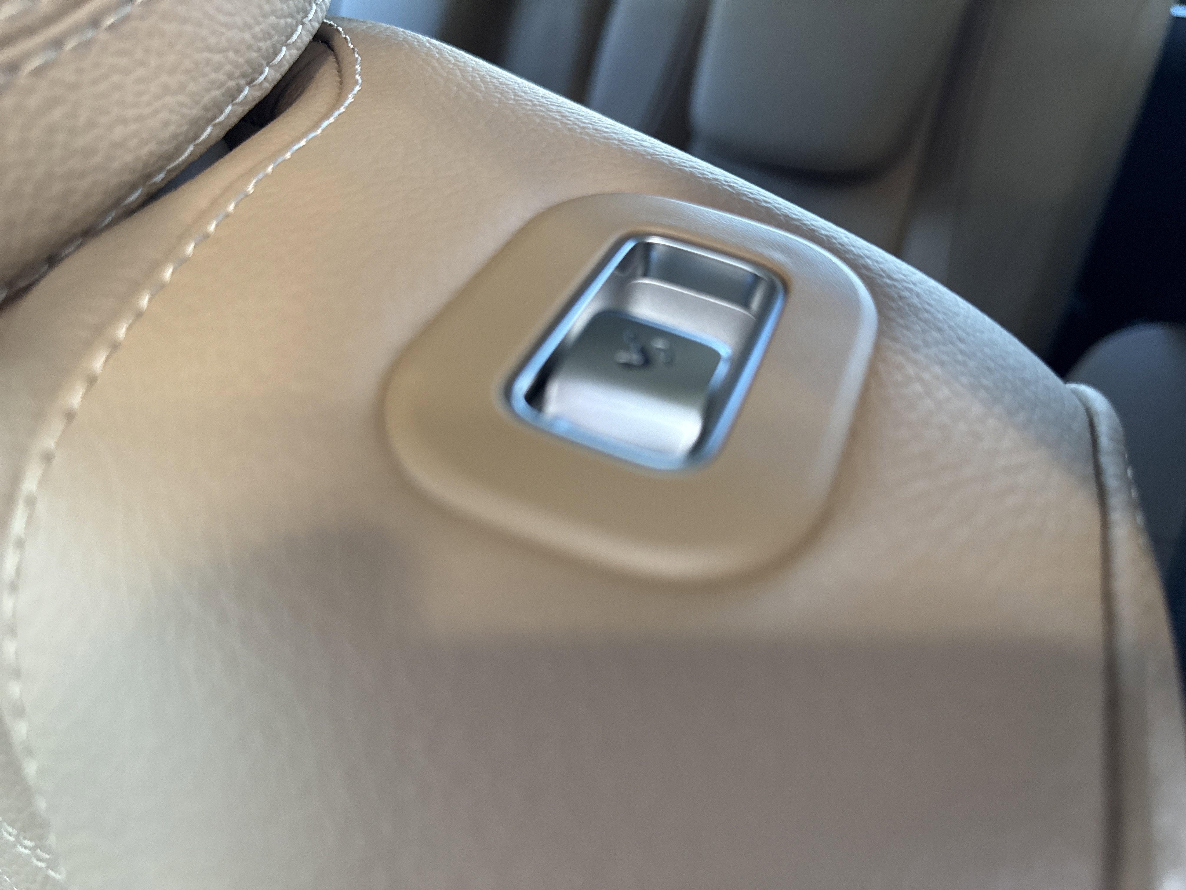 2026 Mercedes Benz GLS 450 4MATIC photo 7