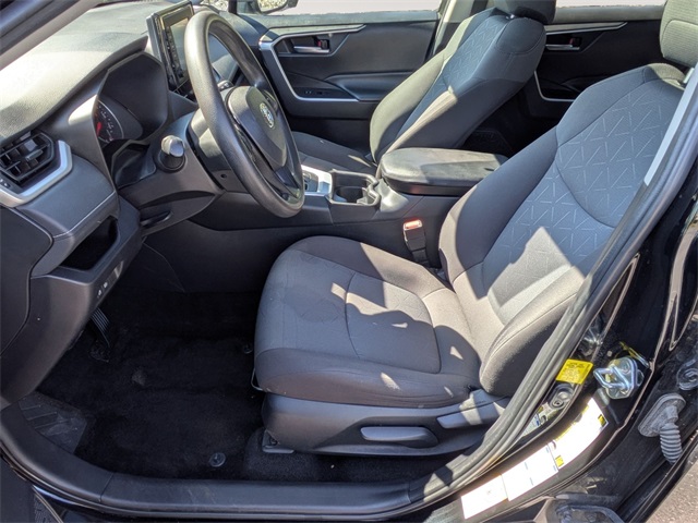 2019 Toyota RAV4 XLE photo 12