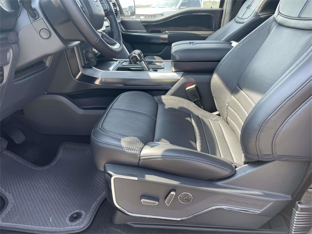 2025 Ford F-150 Platinum photo 6