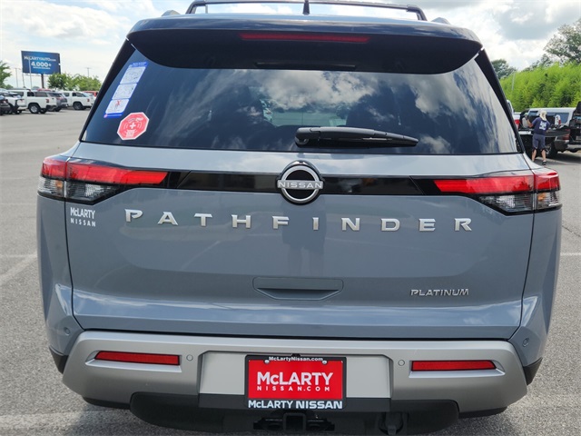 2025 Nissan Pathfinder Platinum photo 4