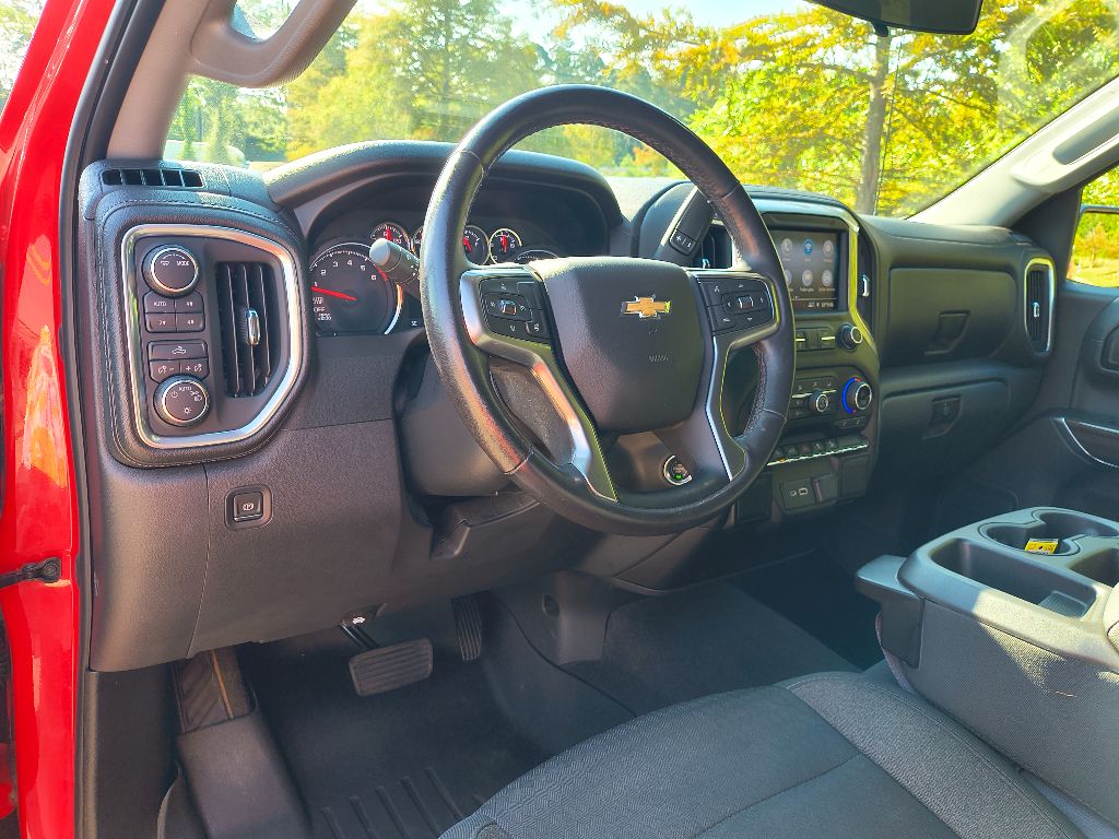 2020 Chevrolet Silverado 1500 LT photo 19