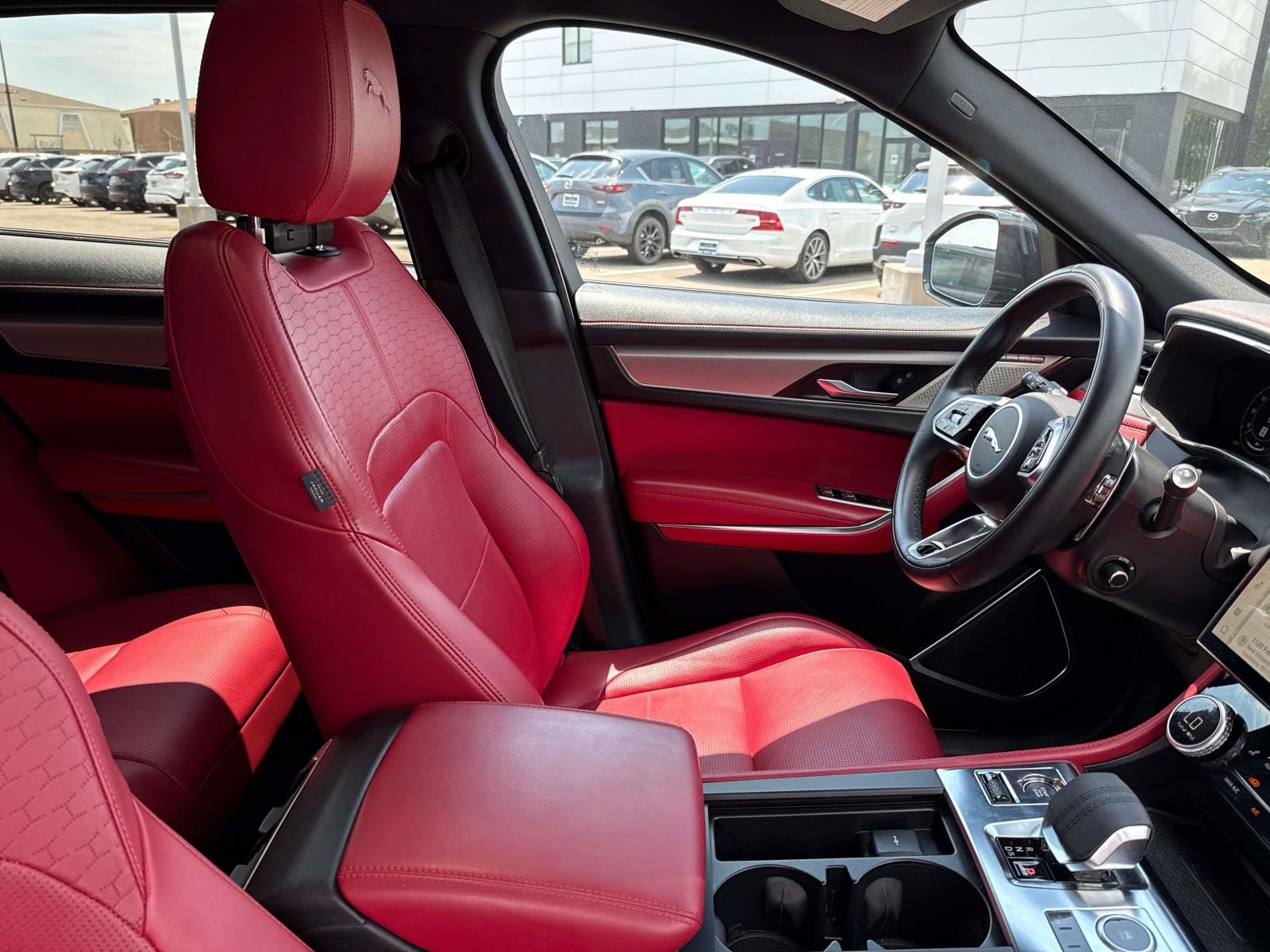 2025 Jaguar F-PACE P250 R-Dynamic S photo 11