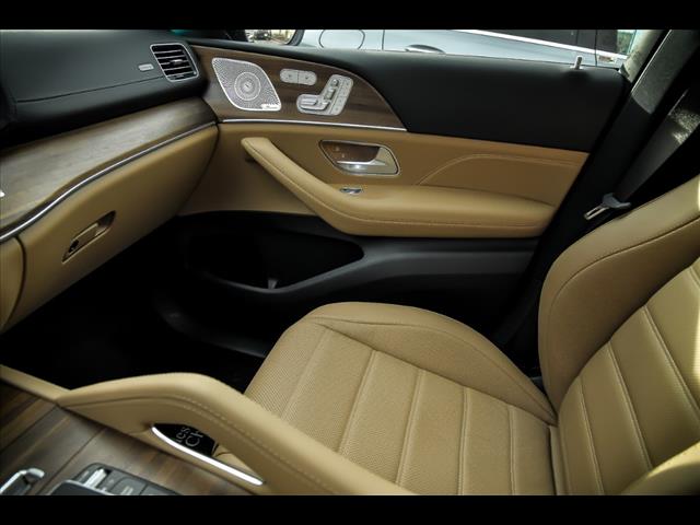 2025 Mercedes Benz GLS 450 4MATIC photo 19