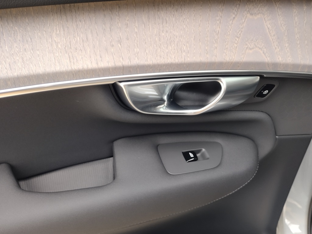 2026 VOLVO XC90 - Image 19