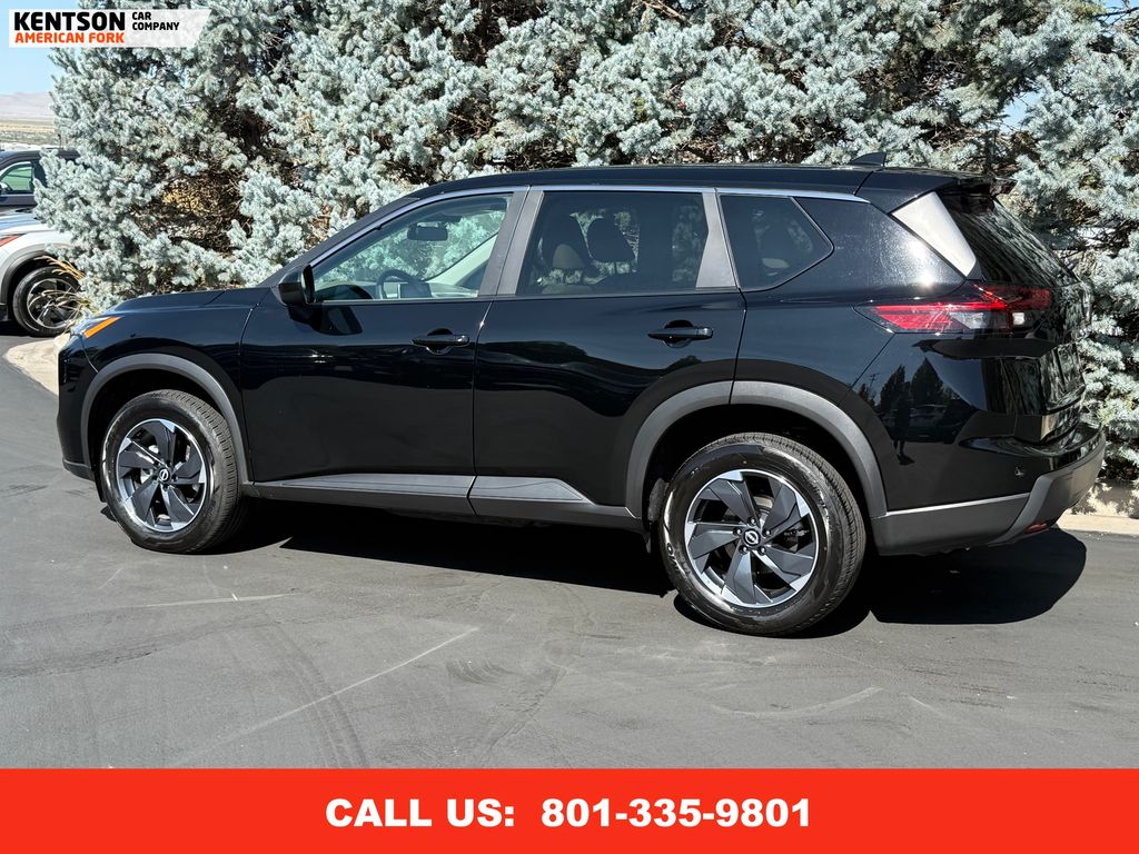 2024 Nissan Rogue SV photo 5