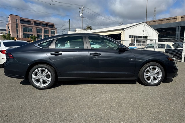 2025 Honda Accord SE photo 2