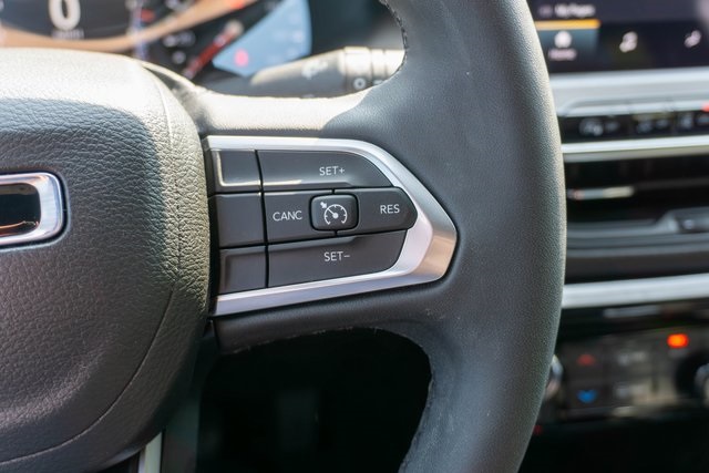 2023 Jeep Compass Altitude photo 13