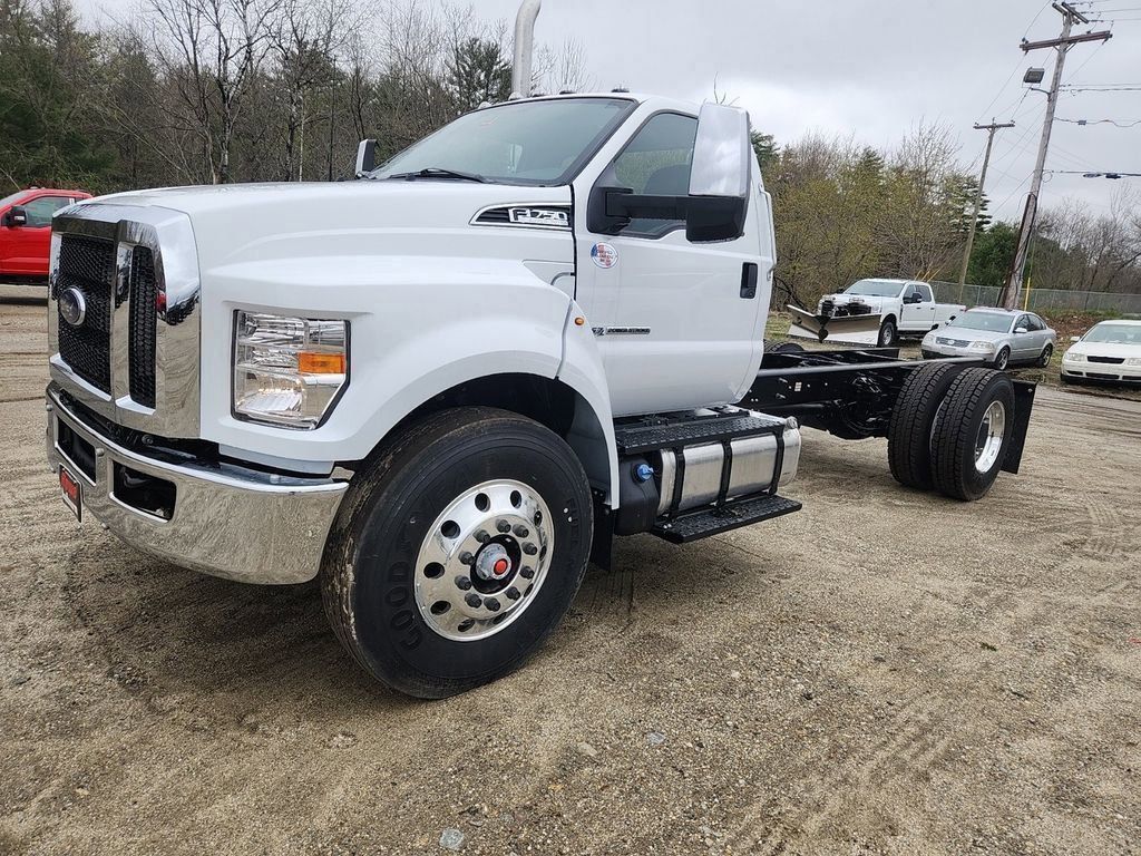 2024 Ford F-750 SuperCab photo 3