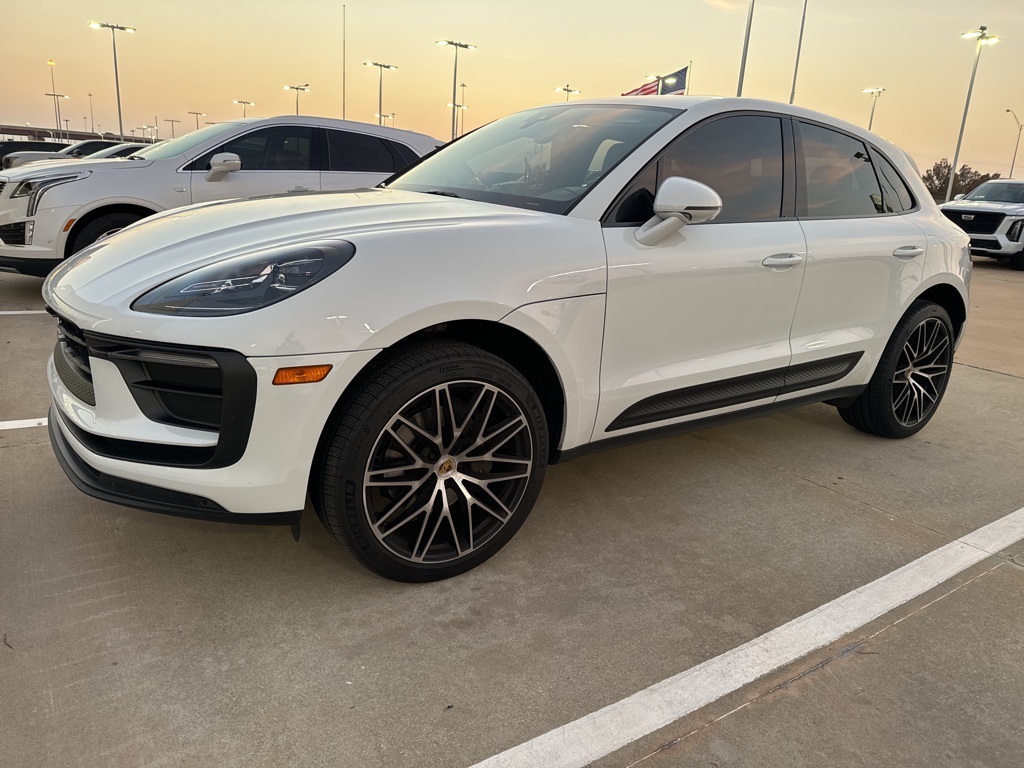 2023 Porsche Macan Base's photo