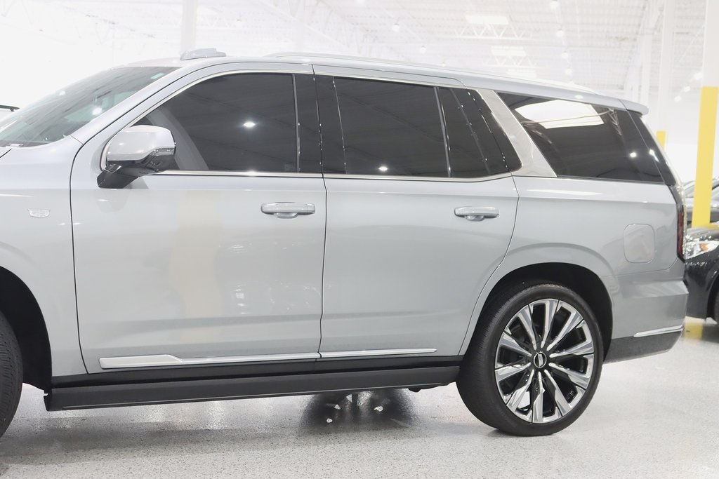 2025 Cadillac Escalade Premium Luxury photo 3